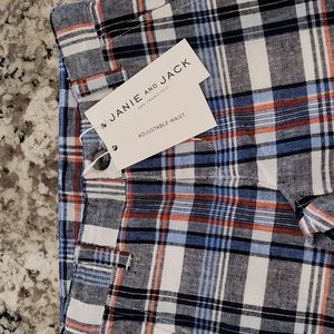 NWT JANIE AND JACK BOYS SHORTS.  SIZE 2T.